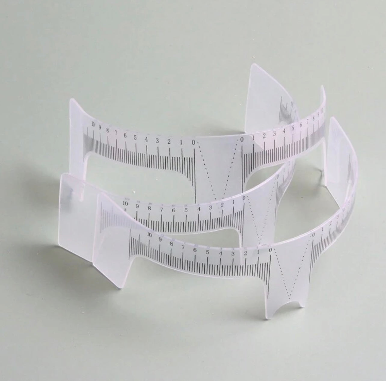 مسطرة الحواجب